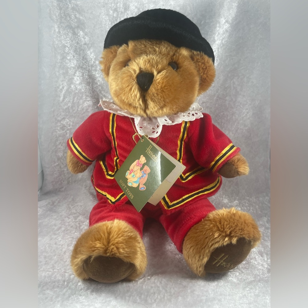 Harrods Knightsbridge Beefeater Teddy Bear 14” NWT